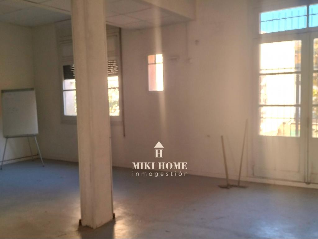 Piso en avda. Estación de Barbastro 10