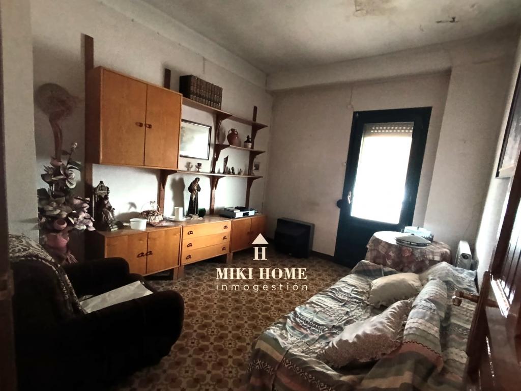 Piso en avda Estación de Barbastro 18