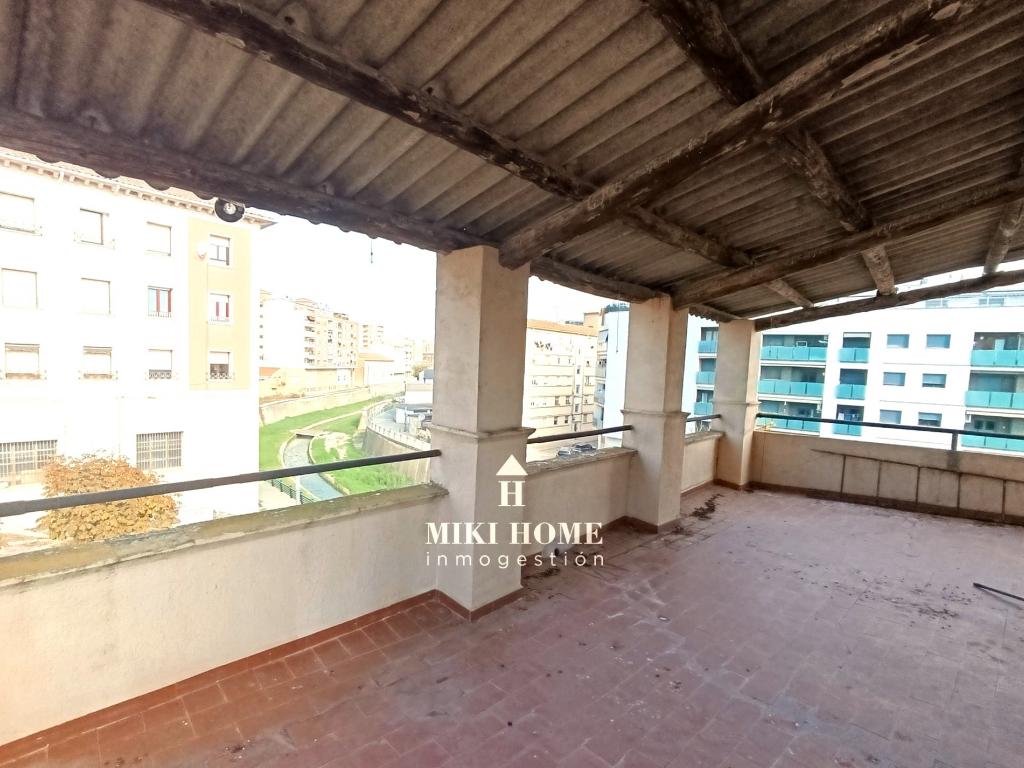 Piso en avda Estación de Barbastro 24