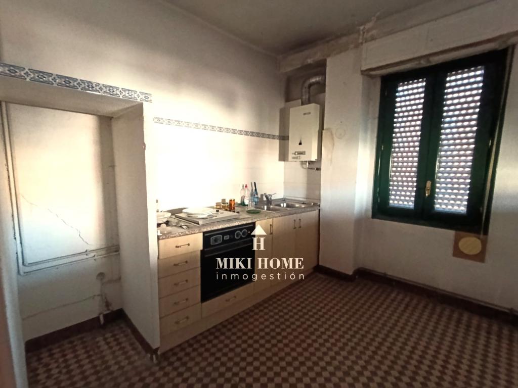 Piso en avda Estación de Barbastro 19