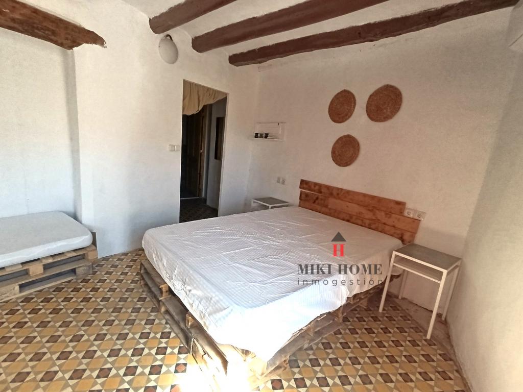 Piso en Calle SANTA ANA Nº3 de Torres del Obispo 7