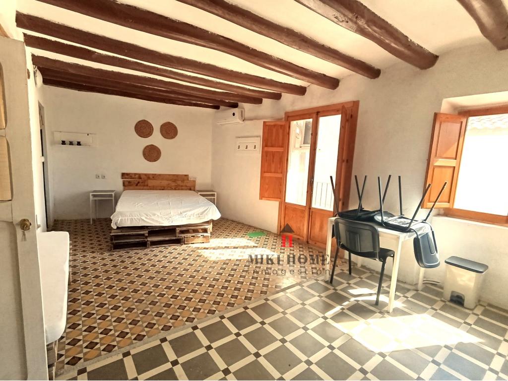 Piso en Calle SANTA ANA Nº3 de Torres del Obispo 6