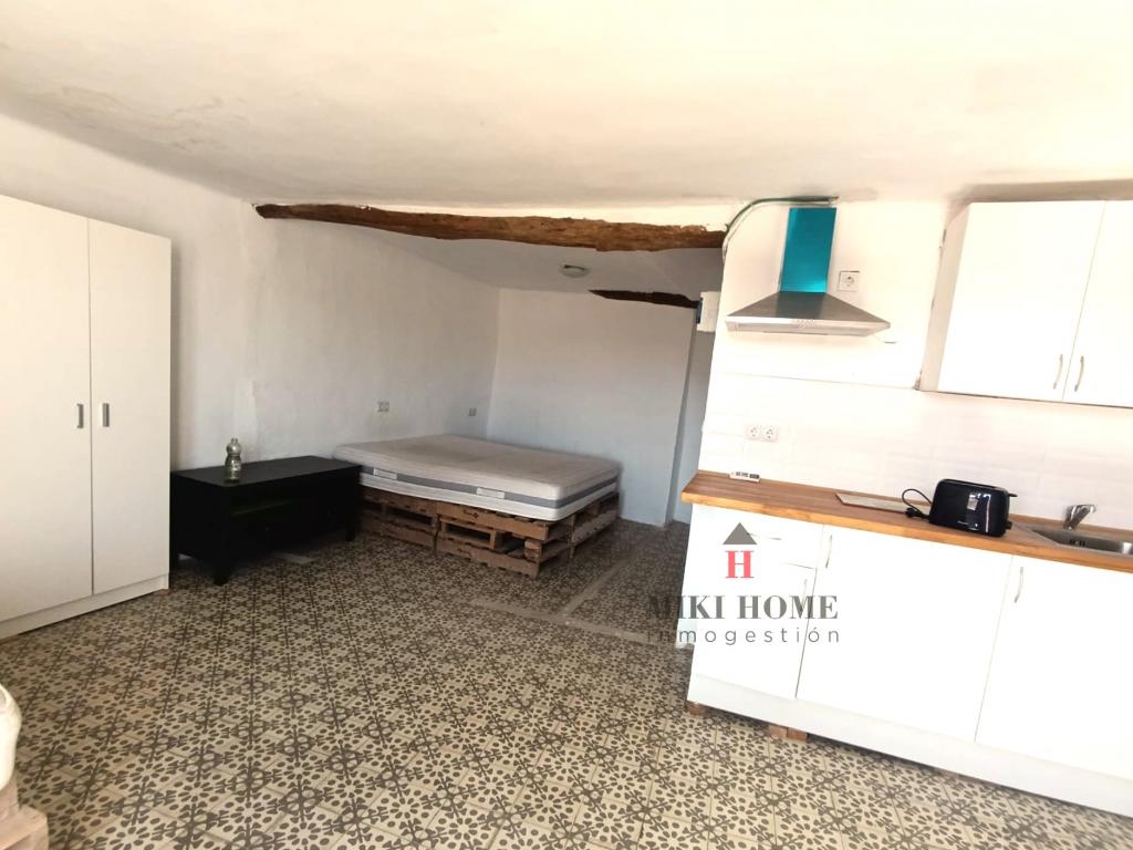 Piso en Calle SANTA ANA Nº3 de Torres del Obispo 12