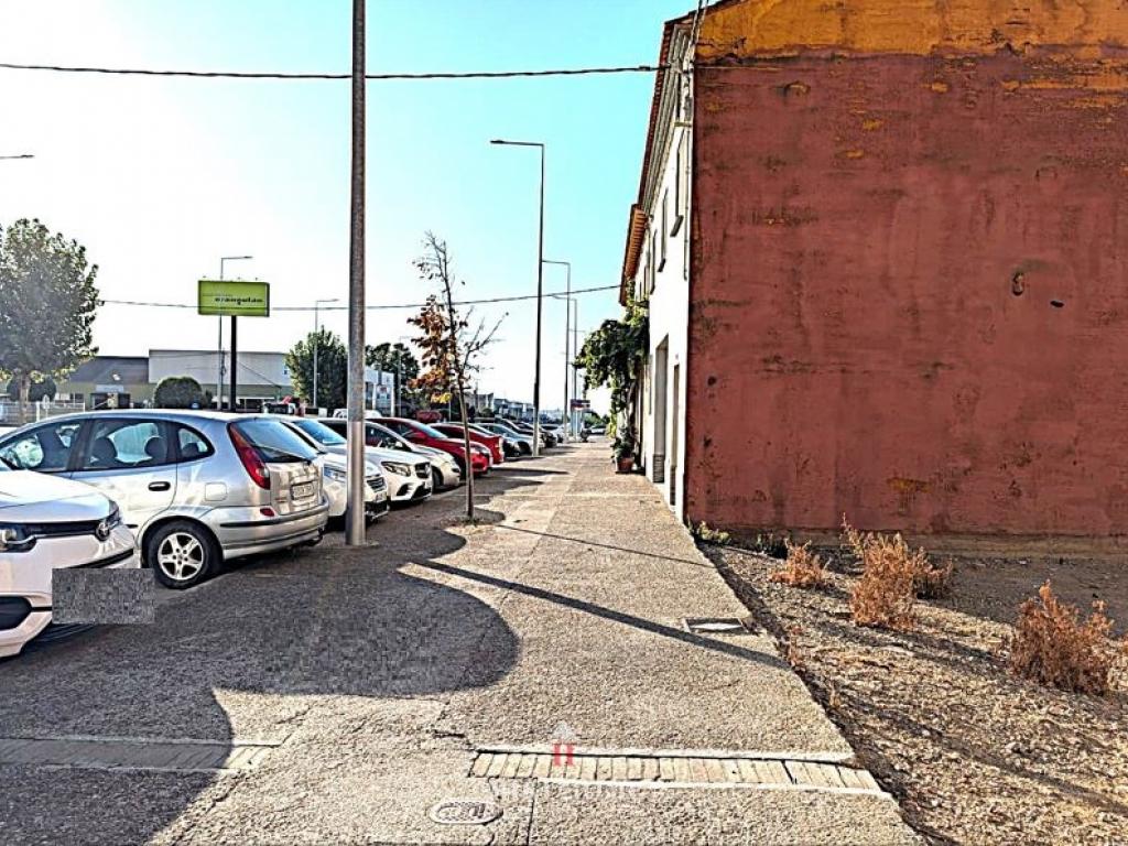 Piso en Calle Almacellas de Binéfar 2