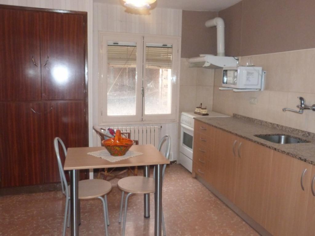 Piso en Av. General Coll, 22560 Alcampell, Huesca, España de Alcampell 4