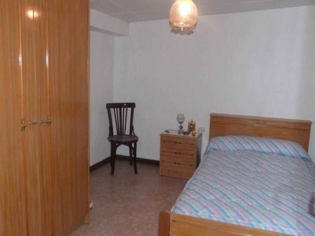 Piso en Av. General Coll, 22560 Alcampell, Huesca, España de Alcampell 6