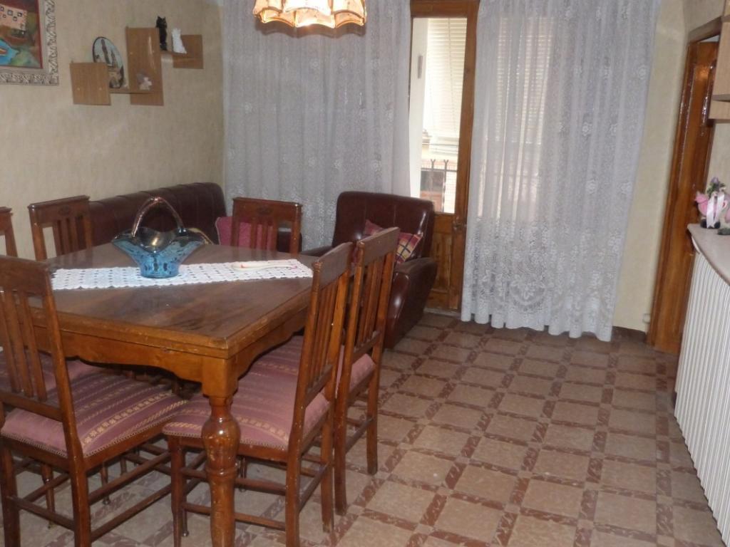 Piso en Av. General Coll, 22560 Alcampell, Huesca, España de Alcampell 3
